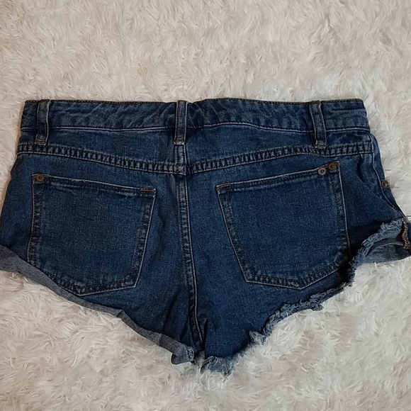 Free People Distressed jean shorts - Picture 5 of 6